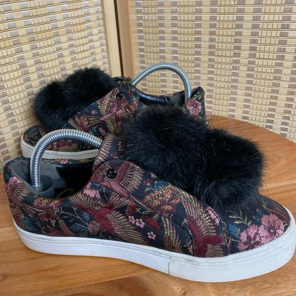 🔶 Sam Edelman Leya Puff Fashion Sneakers, Black Bird Print With Black Pom Pom - Picture 5 of 8